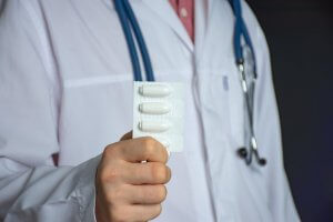 Cần dùng thuốc đặt âm đạo đúng liều lượng và thời gian theo chỉ định của bác sĩ